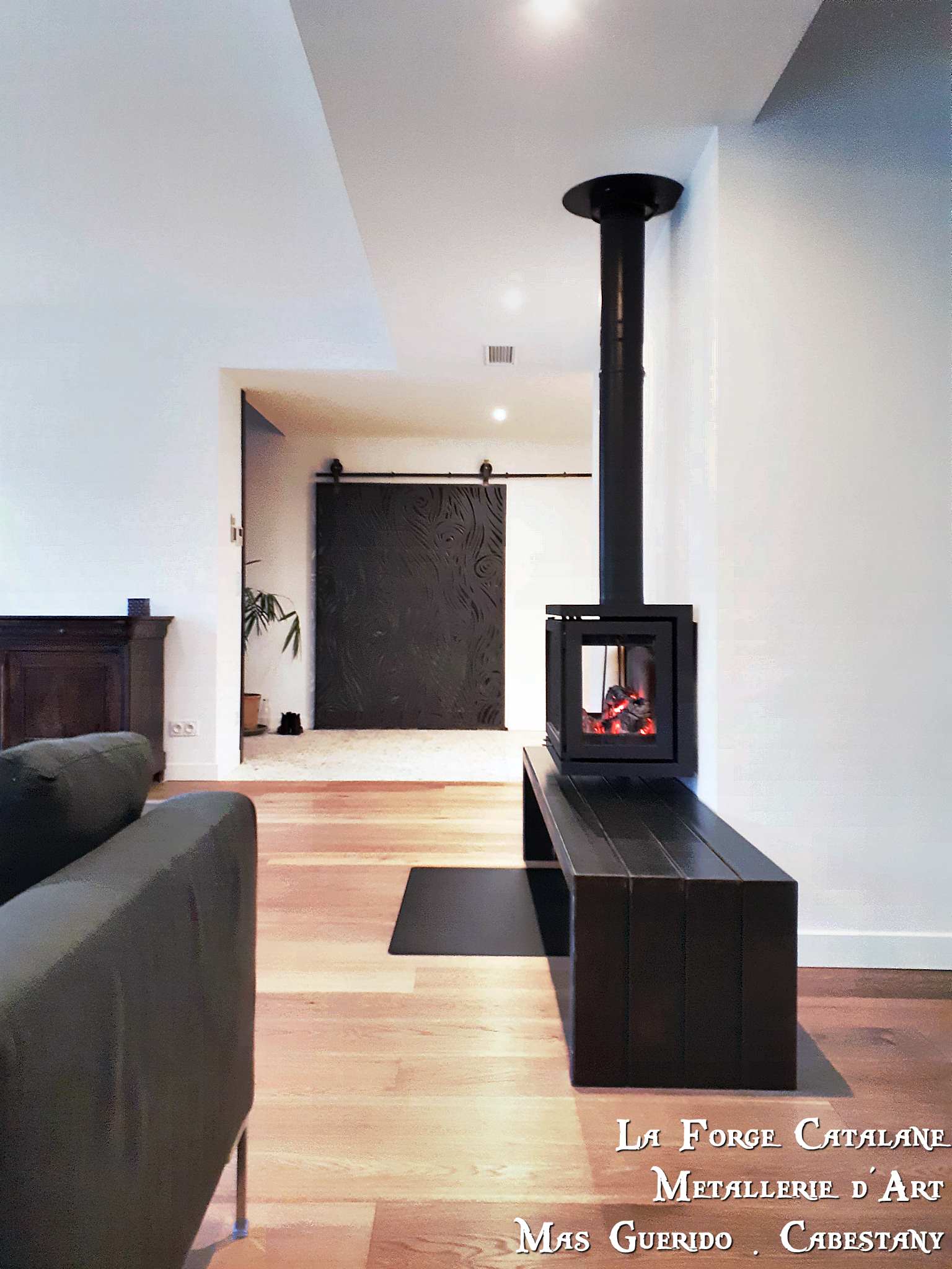 meuble en fer structure support de cheminee forge catalane.jpg